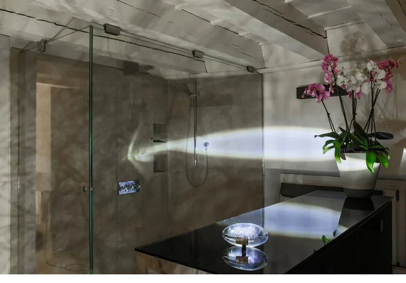 Iris Crystal Lamp
